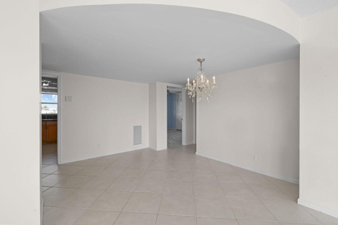 Lake Harbour Towers East Condo - Residential