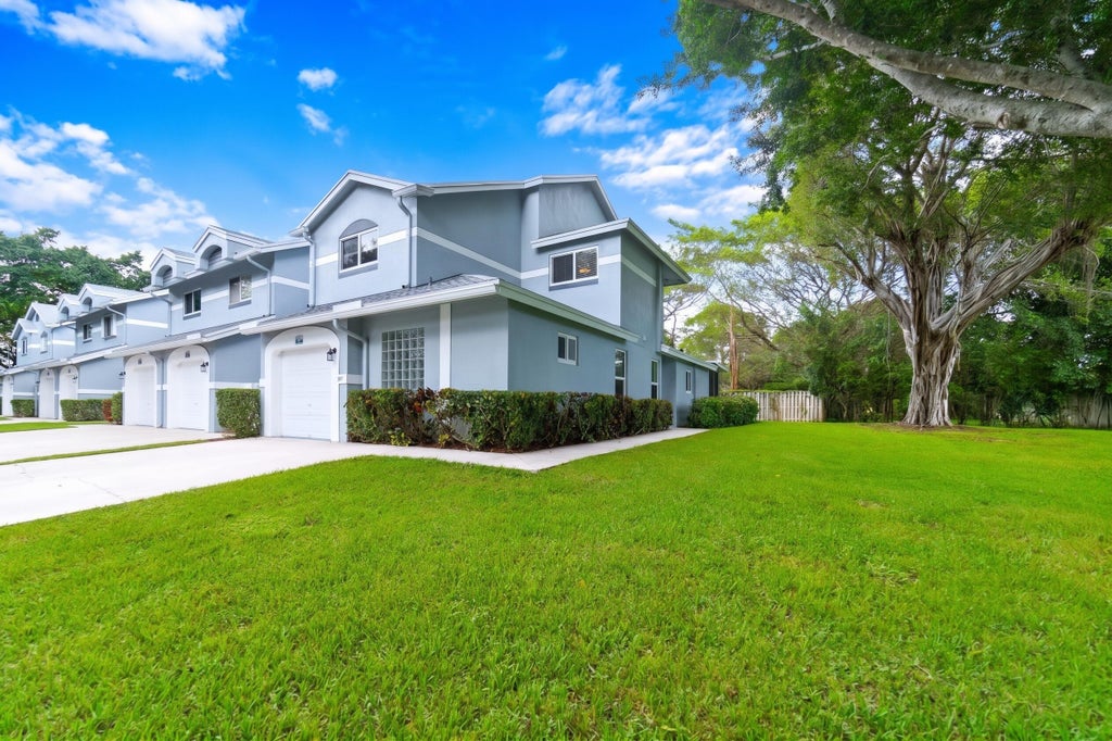 Photo of 6045 Old Court Road #407, Boca Raton, FL 33433 (MLS # B26074068)