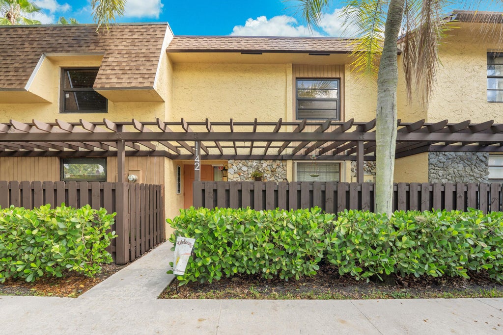 Photo of 1142 N University Drive, Plantation, FL 33322 (MLS # B26076742)