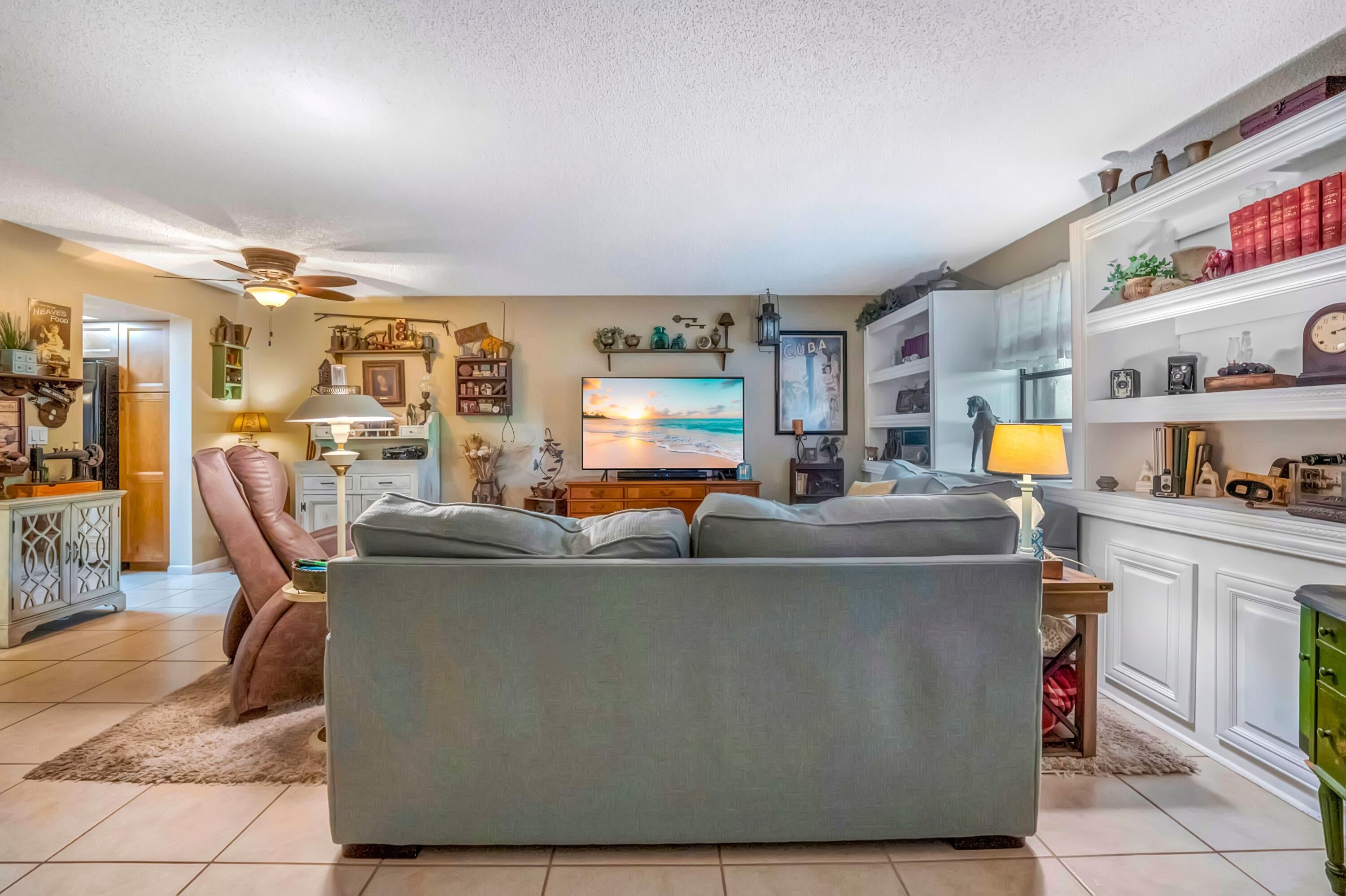1142 N University Drive, Plantation, FL, 33322/$459,900 4 1142 N University Drive
