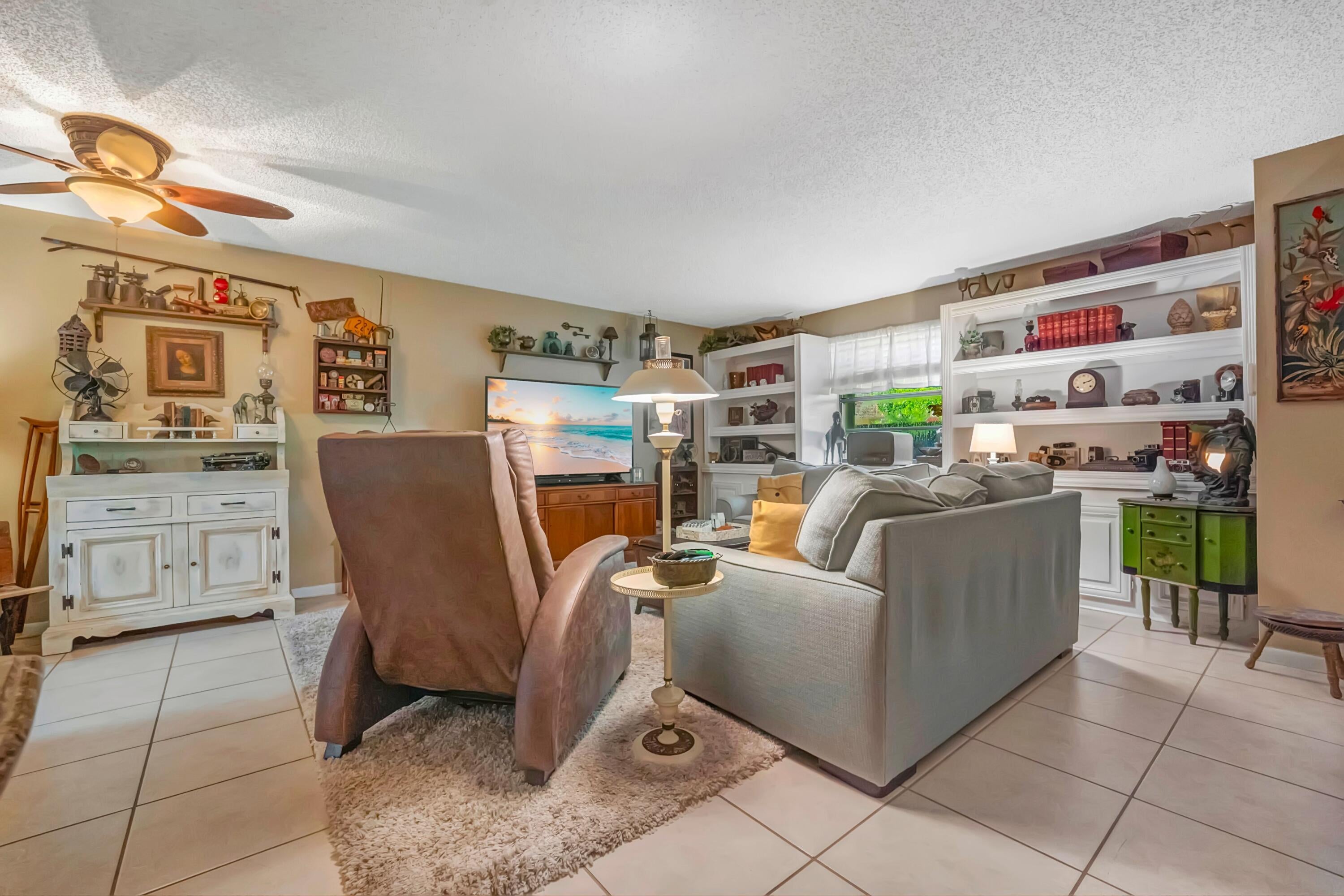 1142 N University Drive, Plantation, FL, 33322/$459,900 3 1142 N University Drive