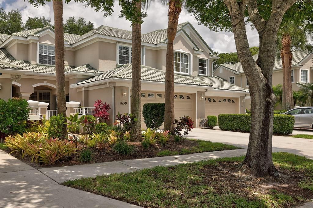 Photo of 1639 SW Harbour Isles Circle #29, Port St Lucie, FL 34986 (MLS # R10890072)