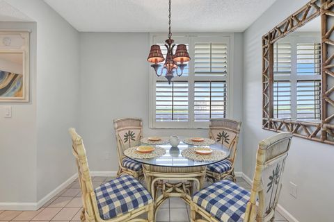 A home in Hutchinson Island