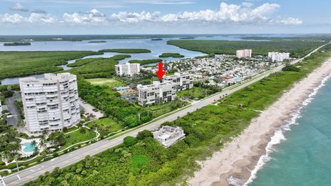 A home in Hutchinson Island