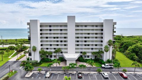 A home in Hutchinson Island