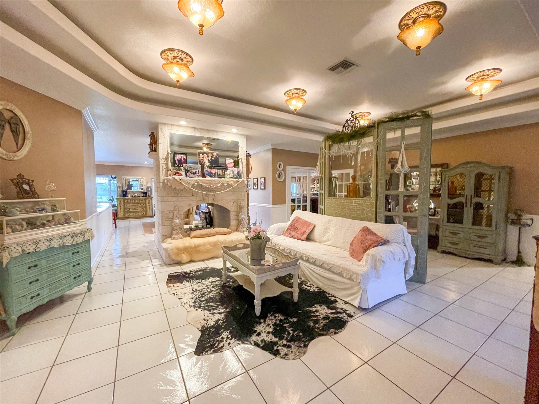 SUNSHINE RANCHES - Residential