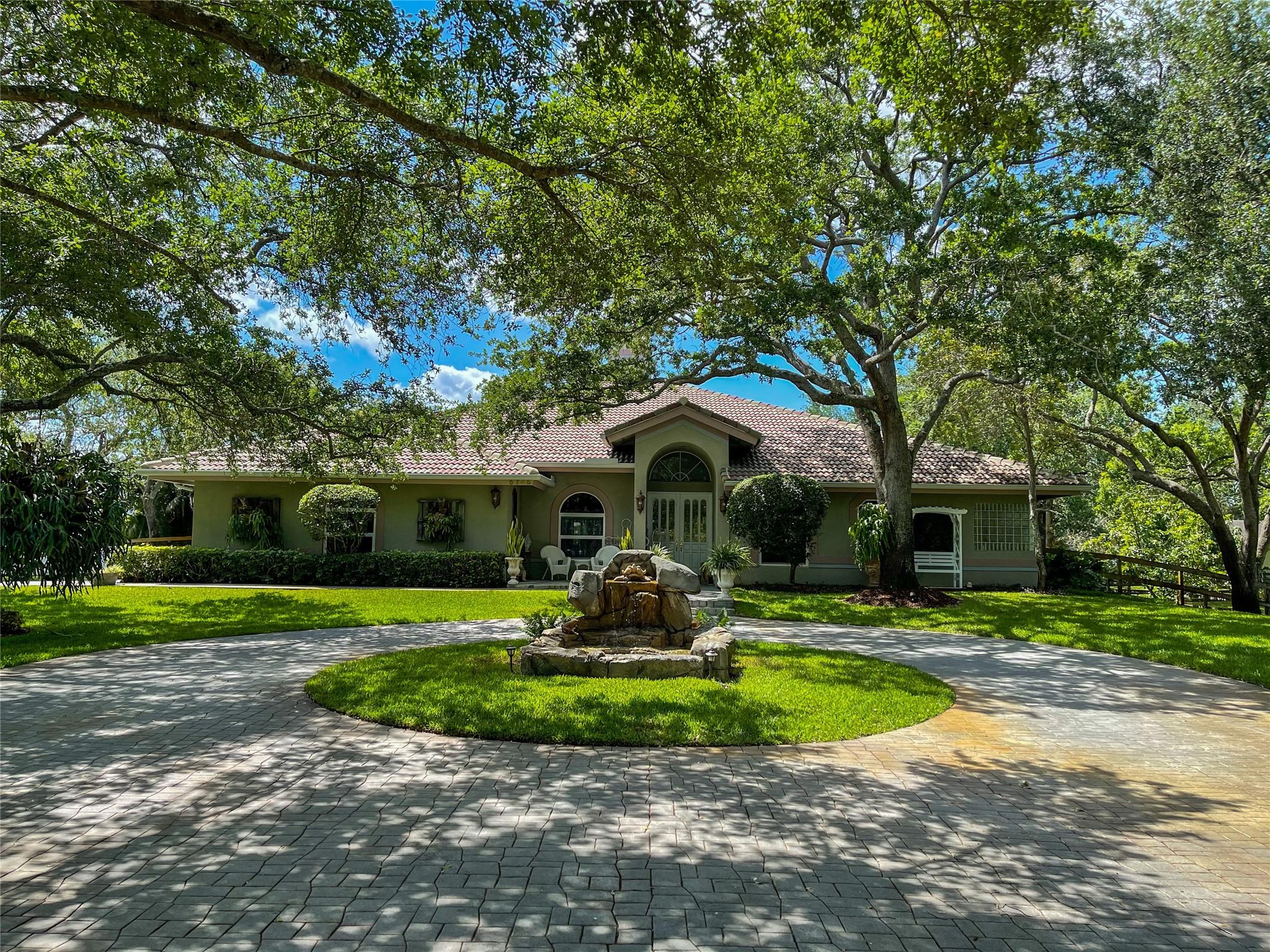 SUNSHINE RANCHES - Residential