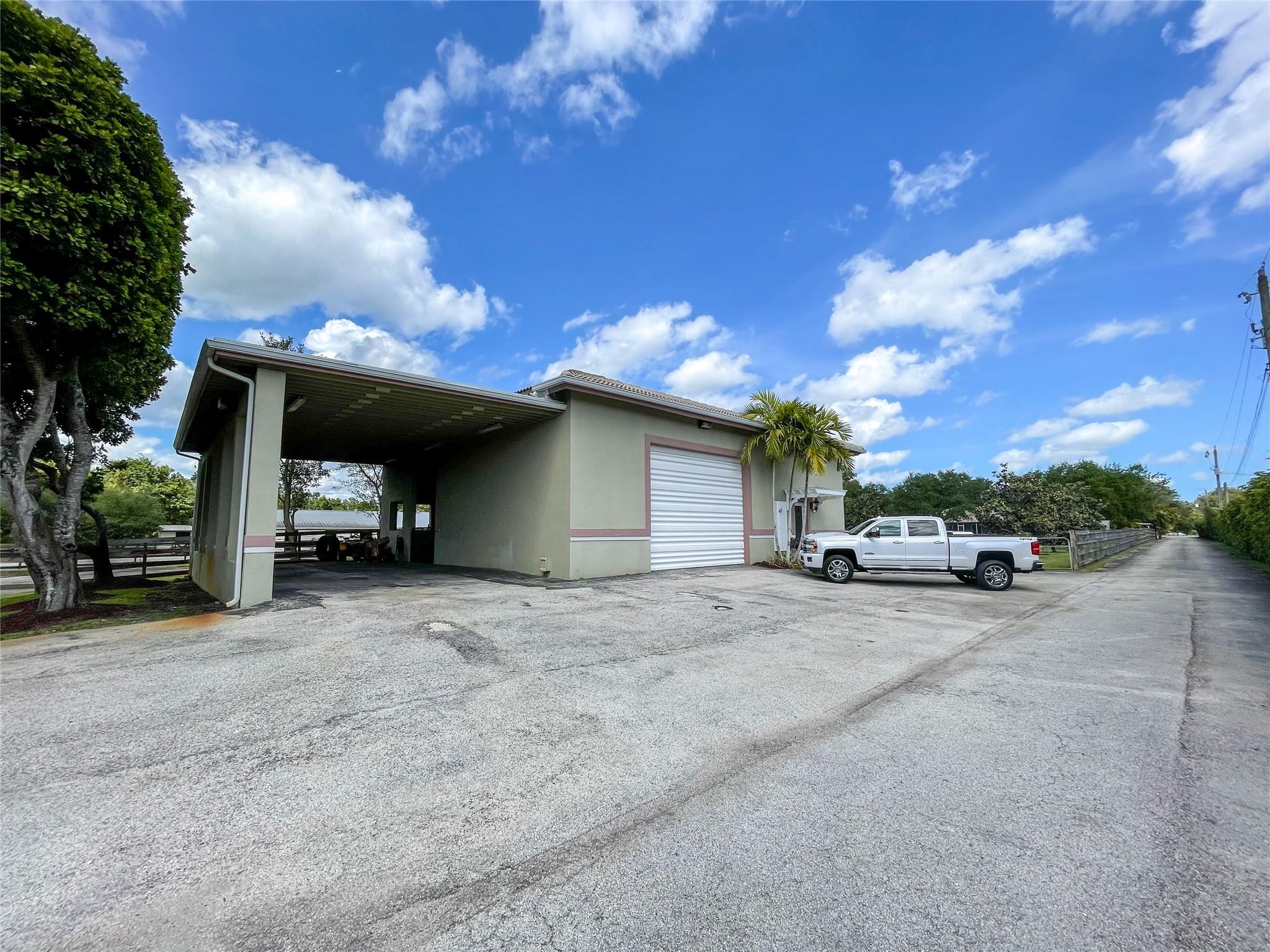 SUNSHINE RANCHES - Residential