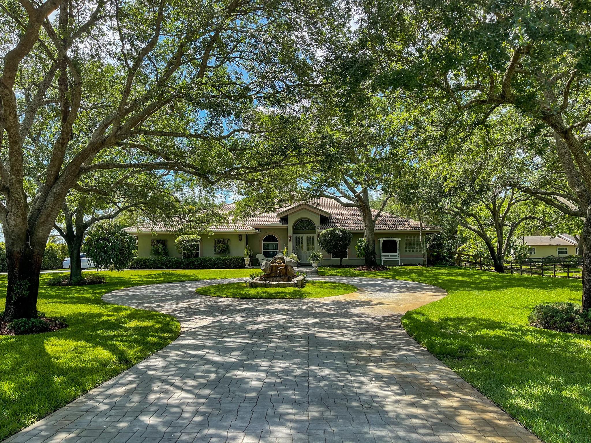 SUNSHINE RANCHES - Residential