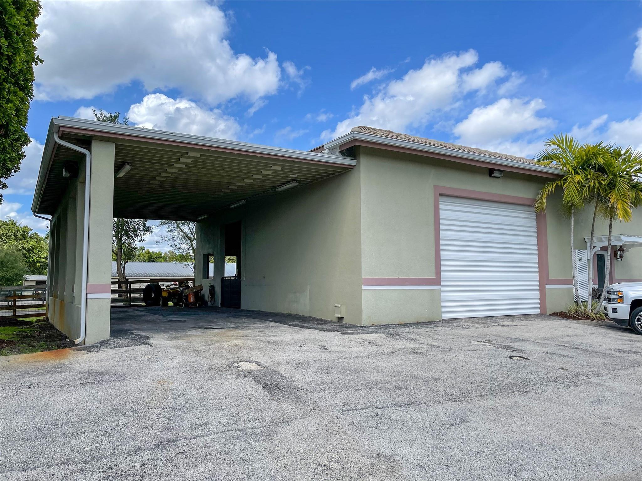 SUNSHINE RANCHES - Residential