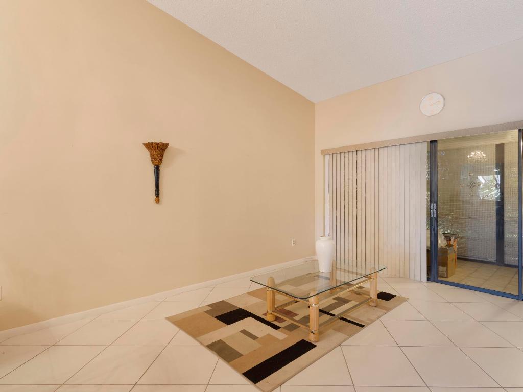 VILLAS OF WILLOW BEND - Residential Lease