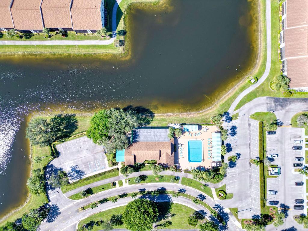 VILLAS OF WILLOW BEND - Residential Lease