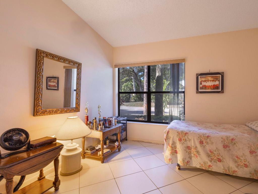 VILLAS OF WILLOW BEND - Residential Lease