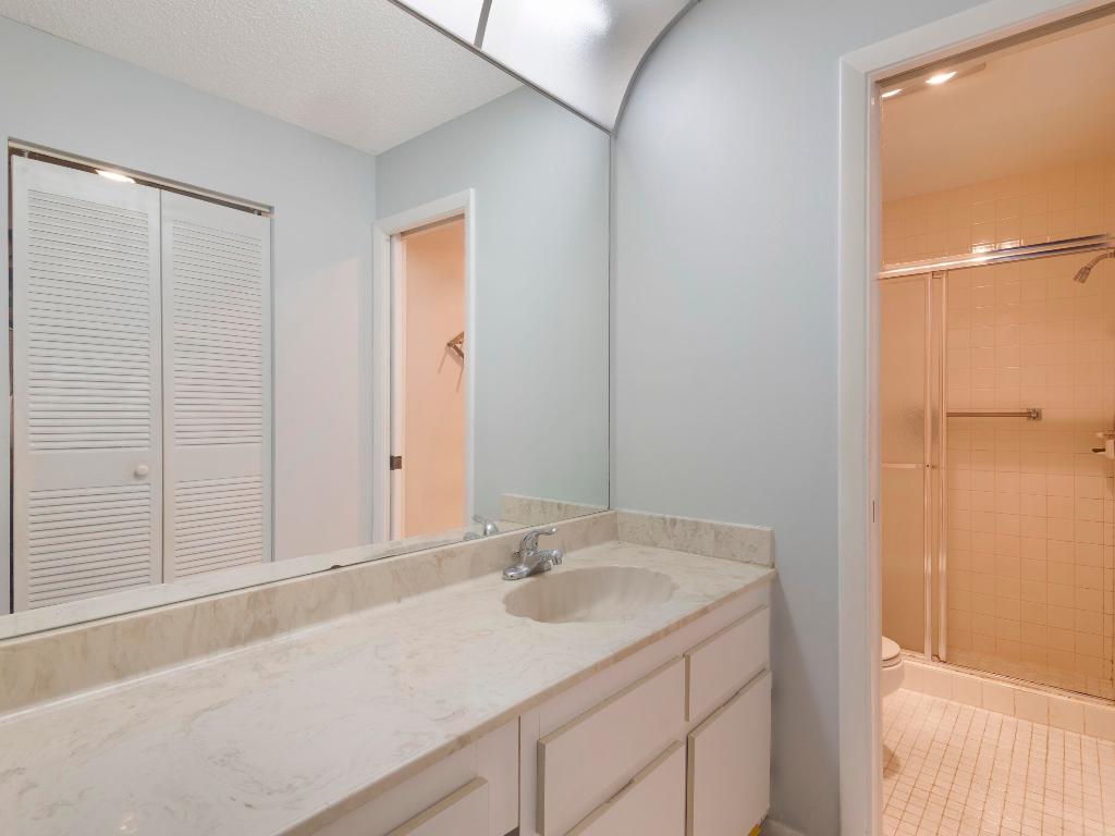 VILLAS OF WILLOW BEND - Residential Lease