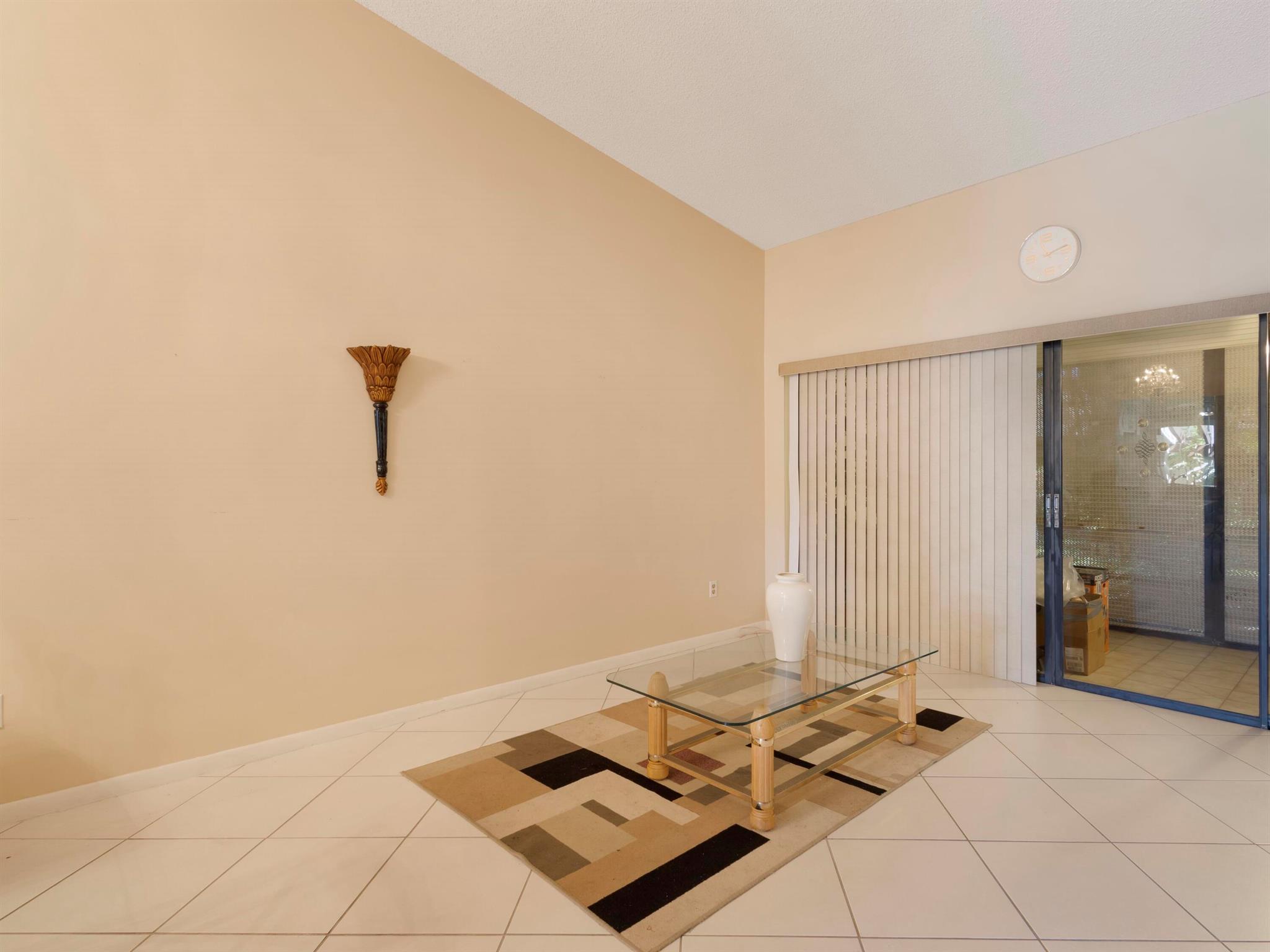 VILLAS OF WILLOW BEND - Residential Lease