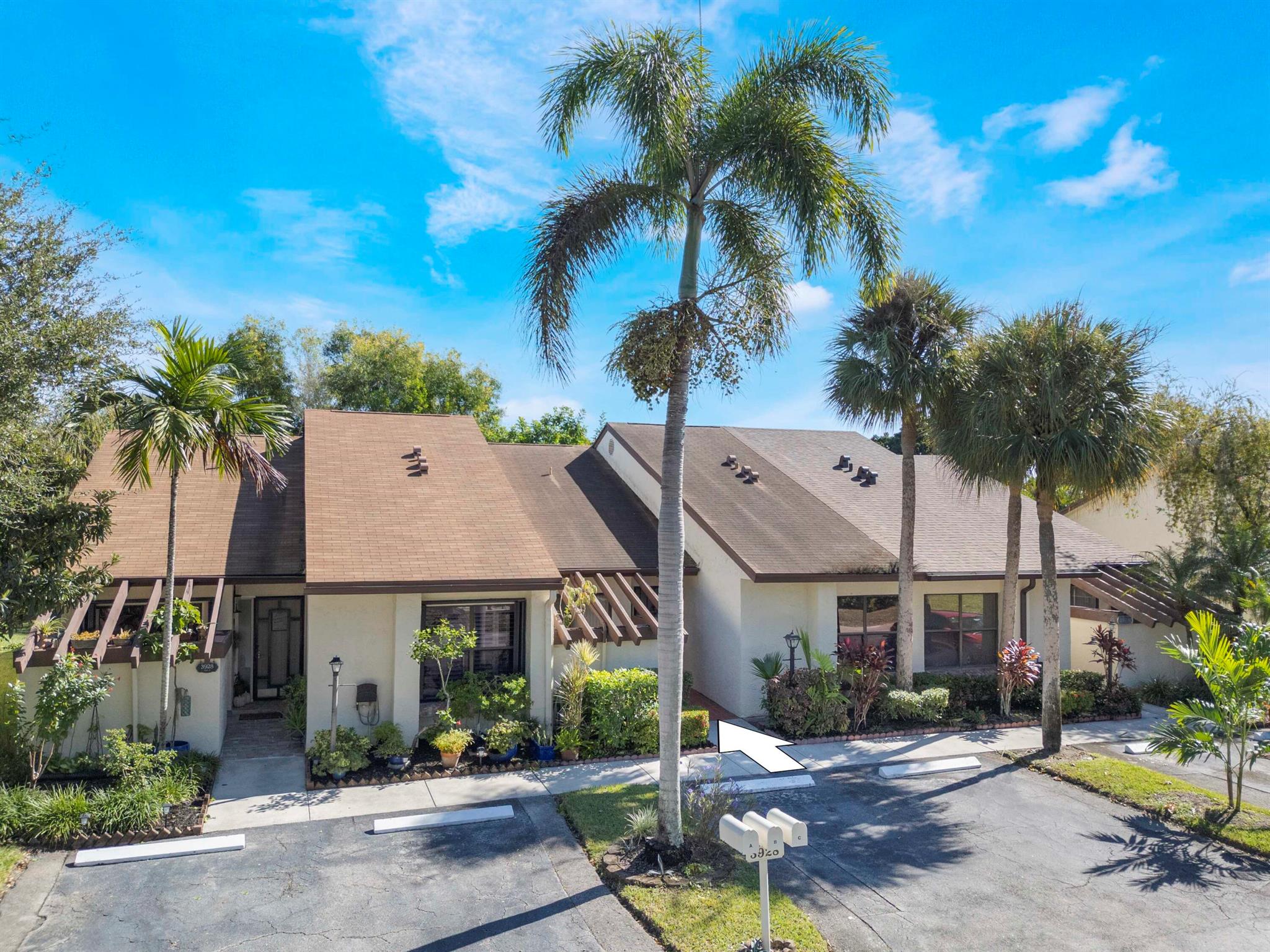 VILLAS OF WILLOW BEND - Residential Lease