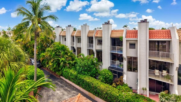 1222 HILLSBORO MILE APT 15, HILLSBORO BEACH, FL 33062 - Image 31c78d64fd5813ebc40a04ed35a81ae8/45038955