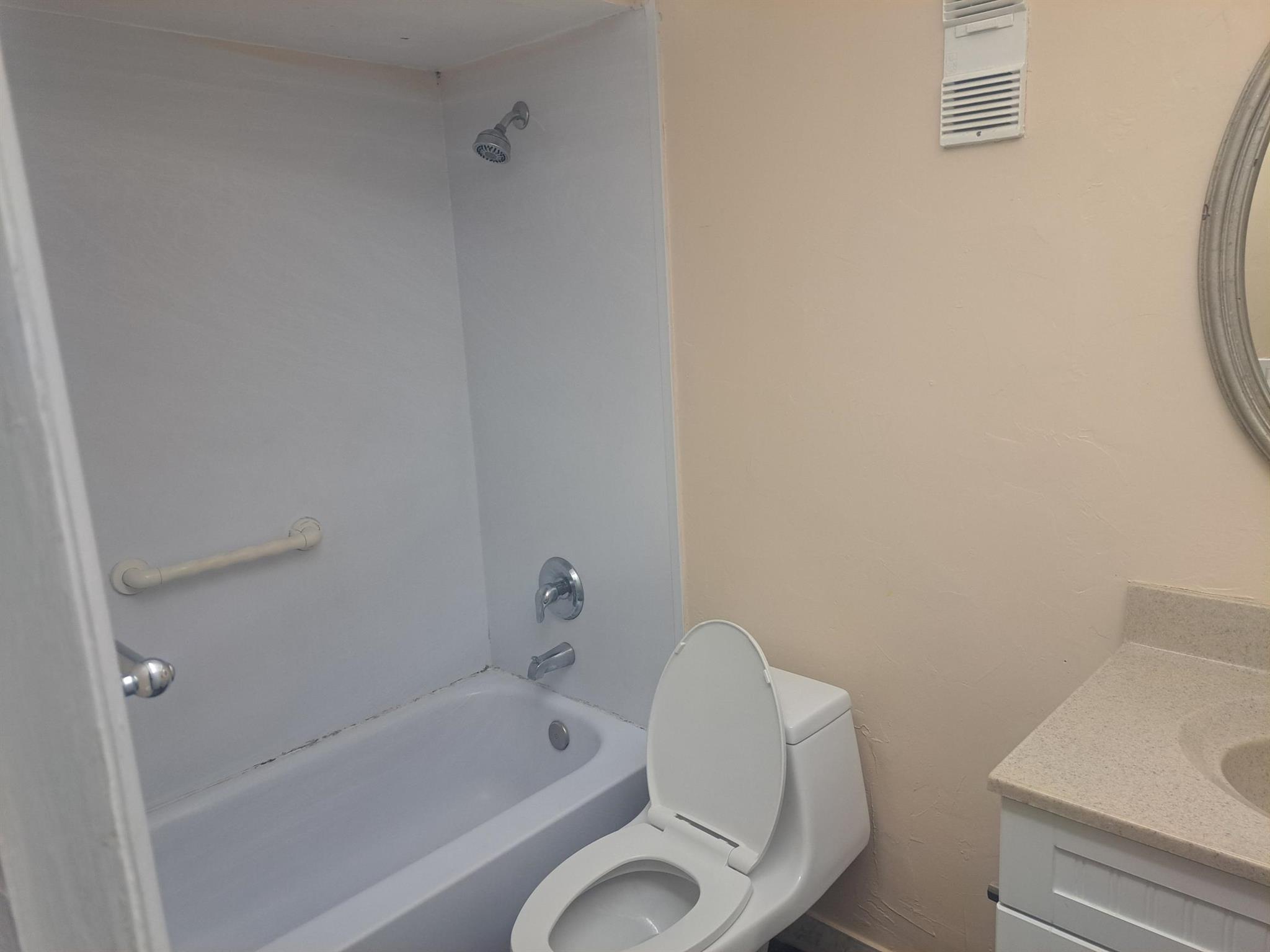 BREAKWATERS OF THE PALM B - Residential Lease