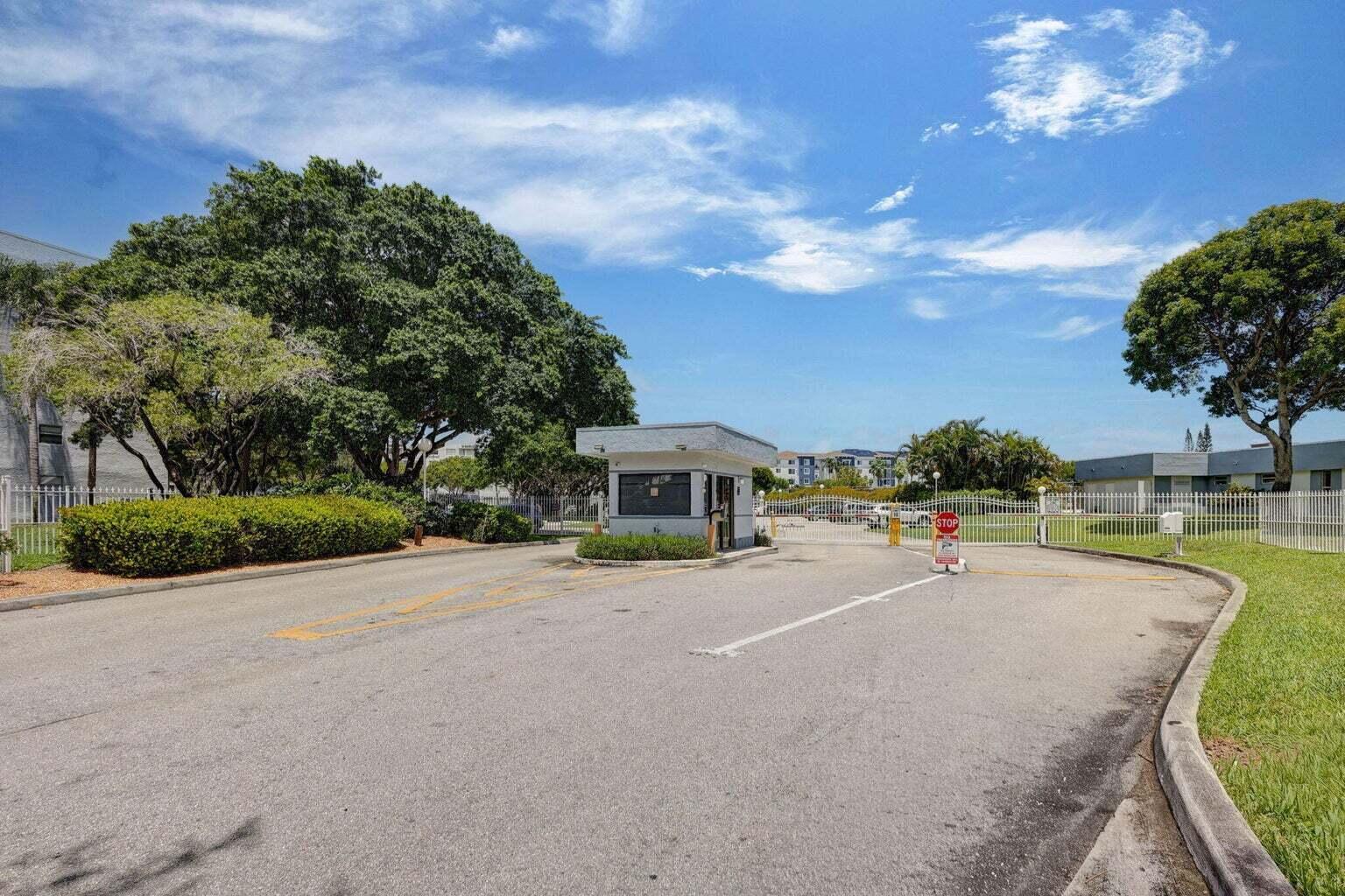 BREAKWATERS OF THE PALM B - Residential Lease