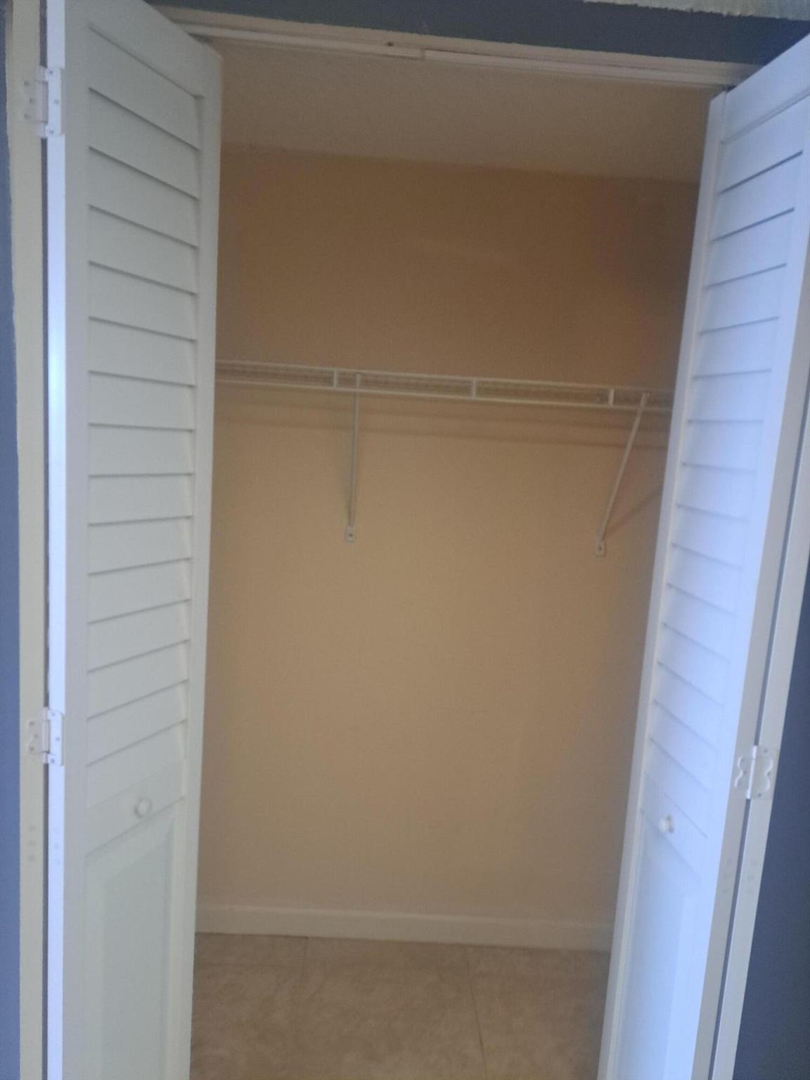 BREAKWATERS OF THE PALM B - Residential Lease