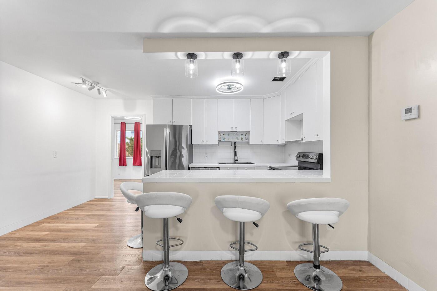 GARDEN ACRES - Residential Lease