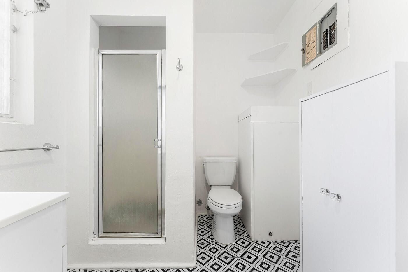 GARDEN ACRES - Residential Lease