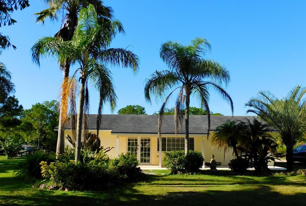 Photo of 10826 N 151st Lane Ln, Jupiter, FL 33478 (MLS # R10821040)