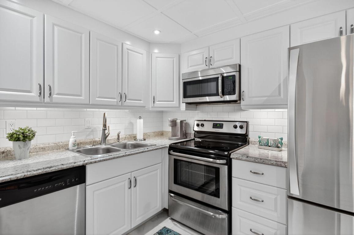 CYPRESS CLUB CONDO - Residential