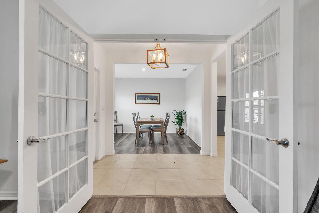 Photo of 5254 Oakland Lake Circle, Fort Pierce, FL 34951 (MLS # R11020590)
