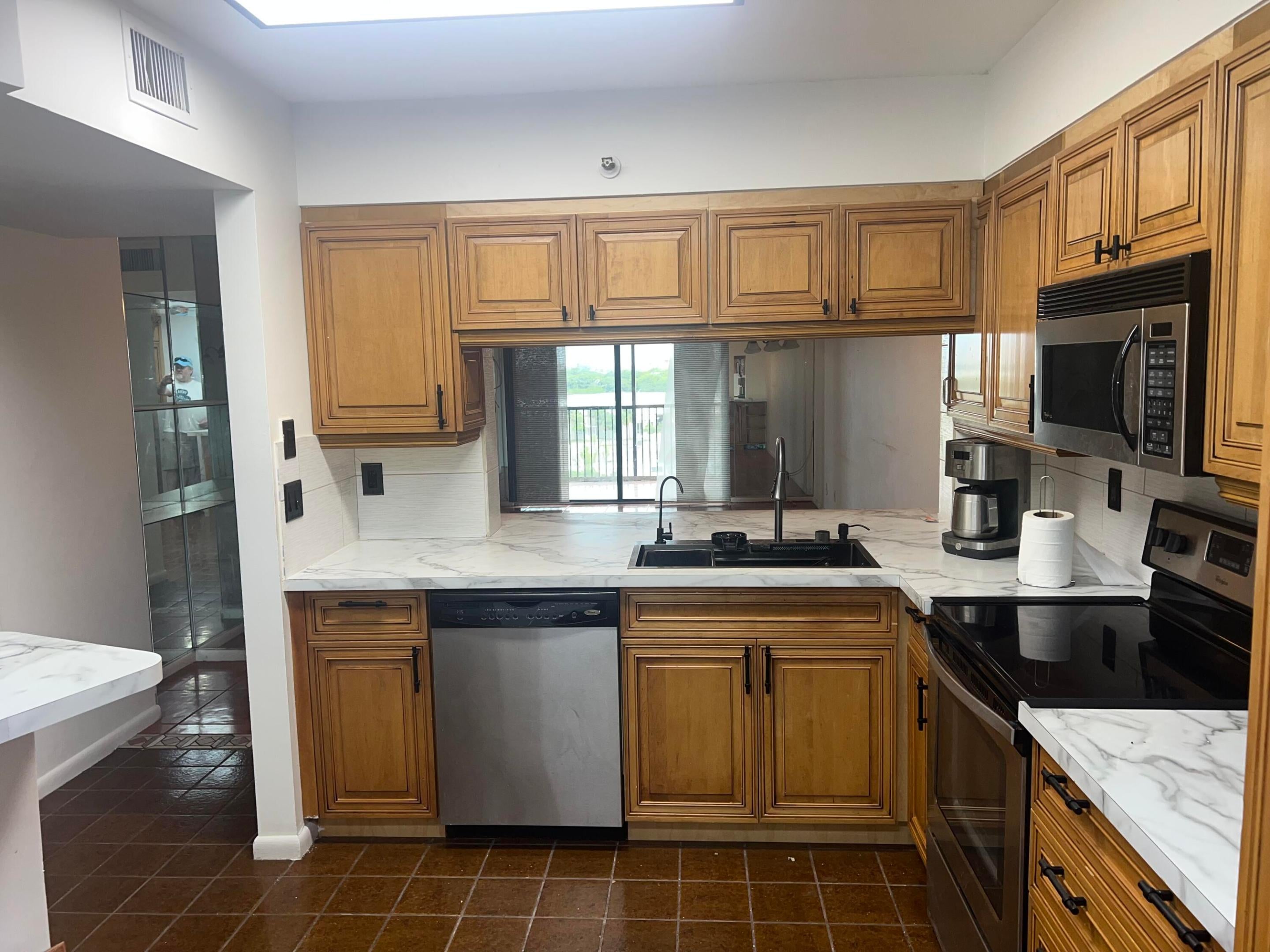 2202 S CYPRESS BEND Drive 801