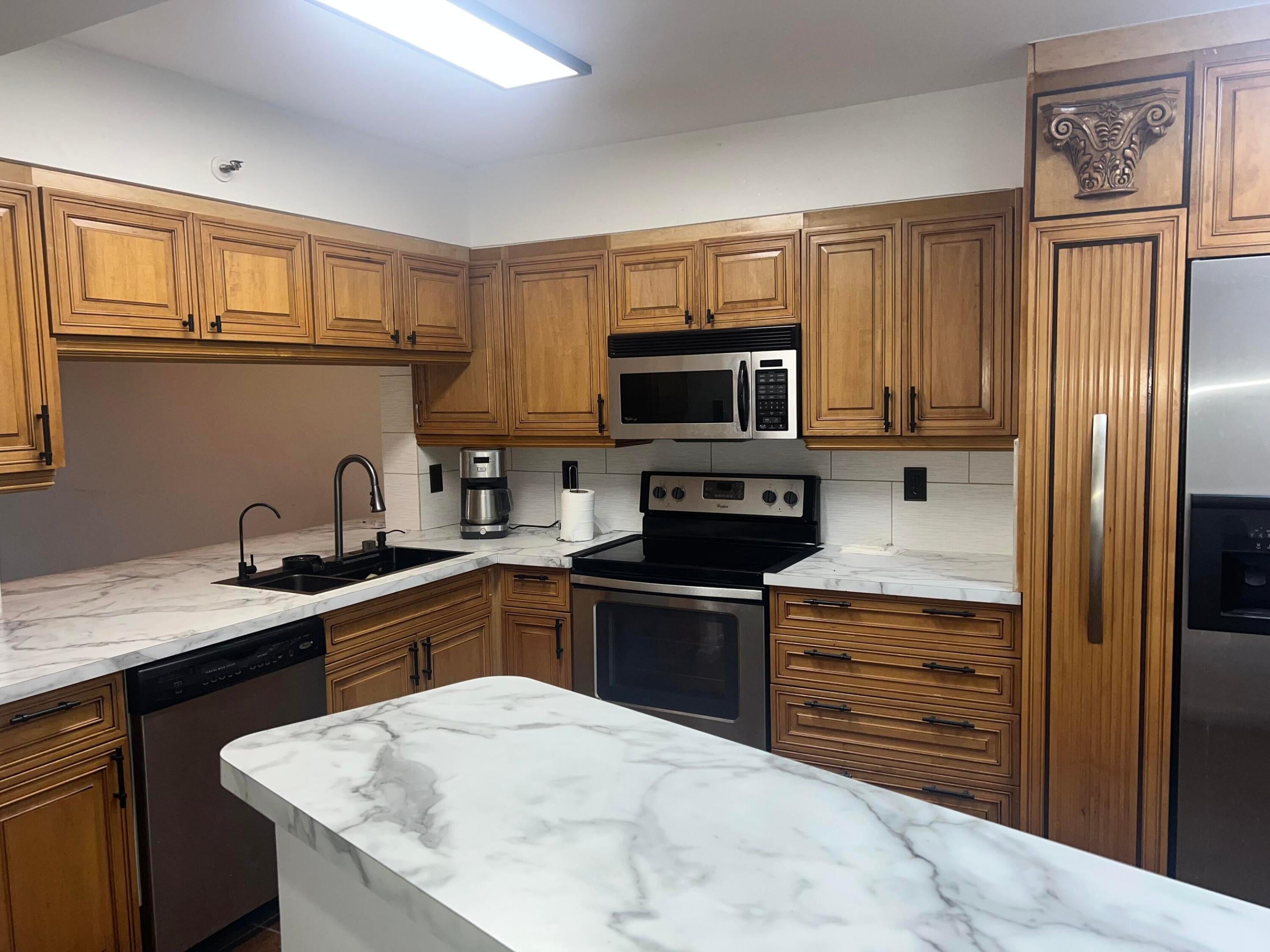 2202 S CYPRESS BEND Drive 801