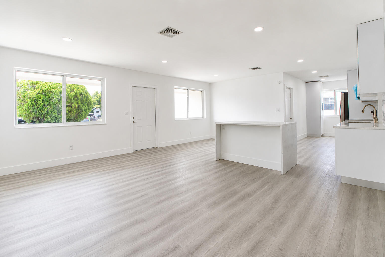 SUNRISE GOLF VILLAGE - Residential