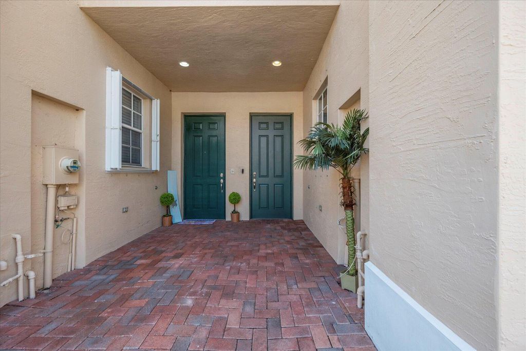 Photo of 308 SW Otter Run Place, Stuart, FL 34997 (MLS # R10989905)