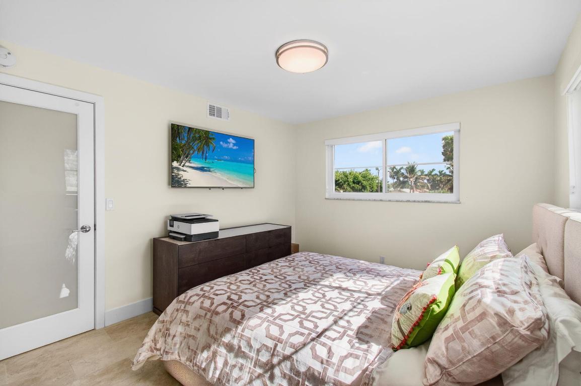 VILLAGE ROYALE GREENTREE CONDO - Residential