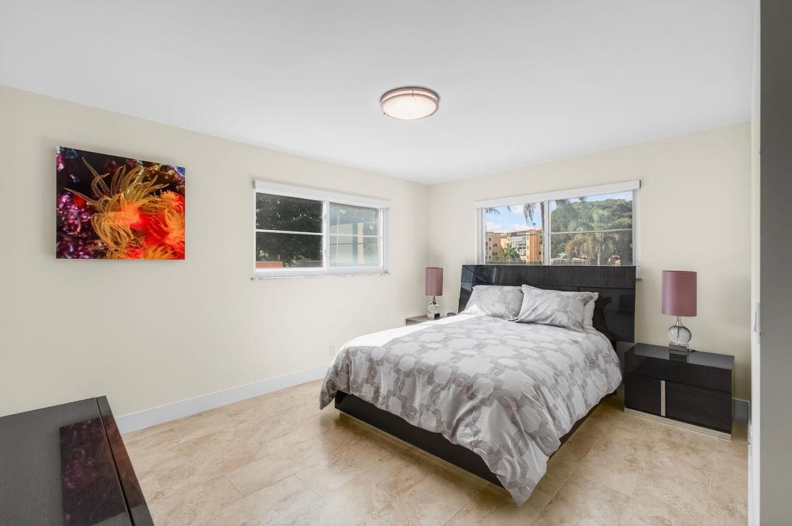 VILLAGE ROYALE GREENTREE CONDO - Residential