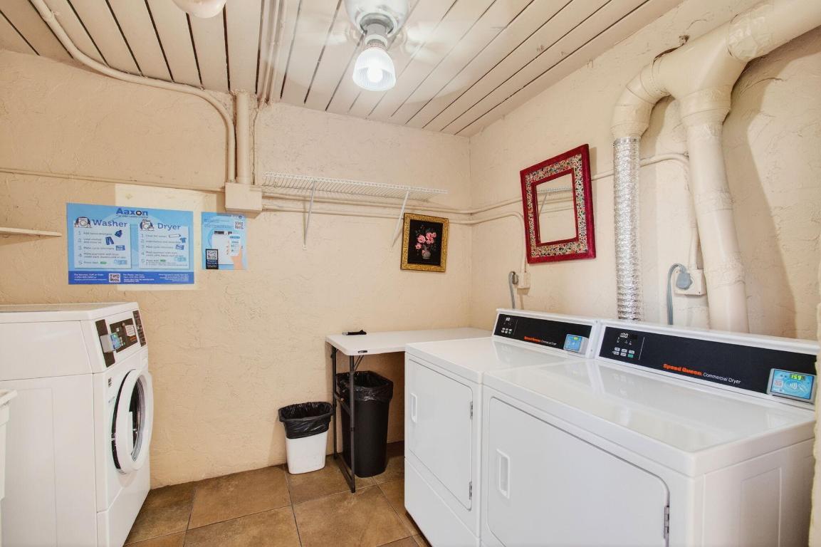 VILLAGE ROYALE GREENTREE CONDO - Residential