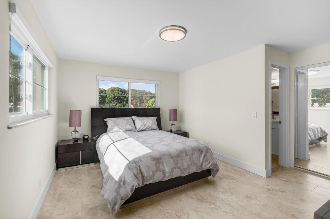 VILLAGE ROYALE GREENTREE CONDO - Residential