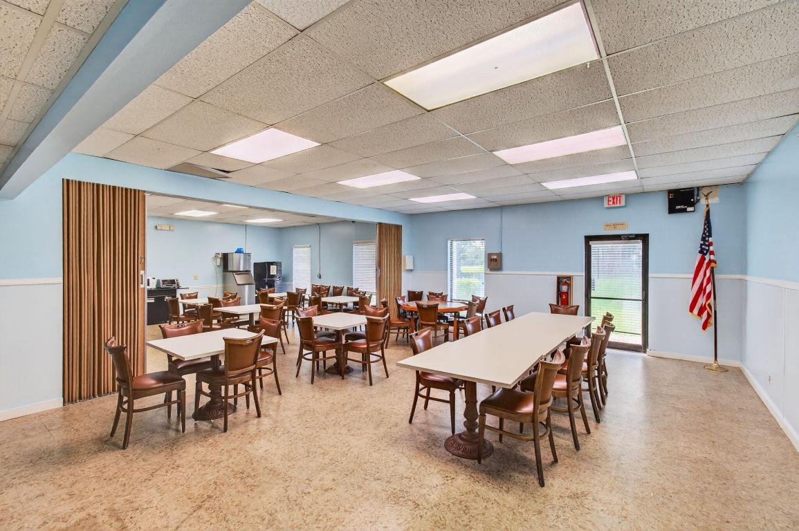 VILLAGE ROYALE GREENTREE CONDO - Residential