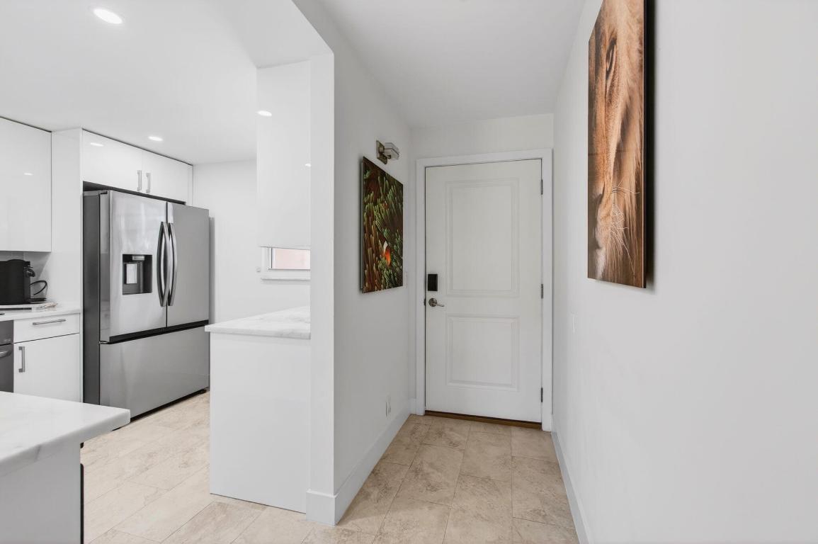 VILLAGE ROYALE GREENTREE CONDO - Residential