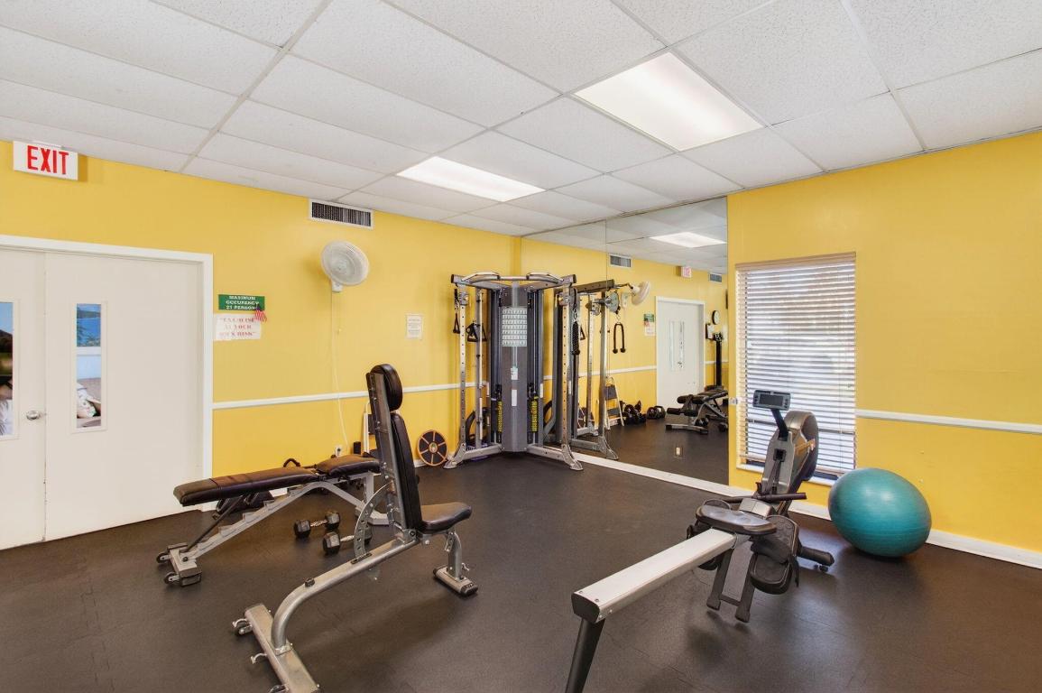 VILLAGE ROYALE GREENTREE CONDO - Residential