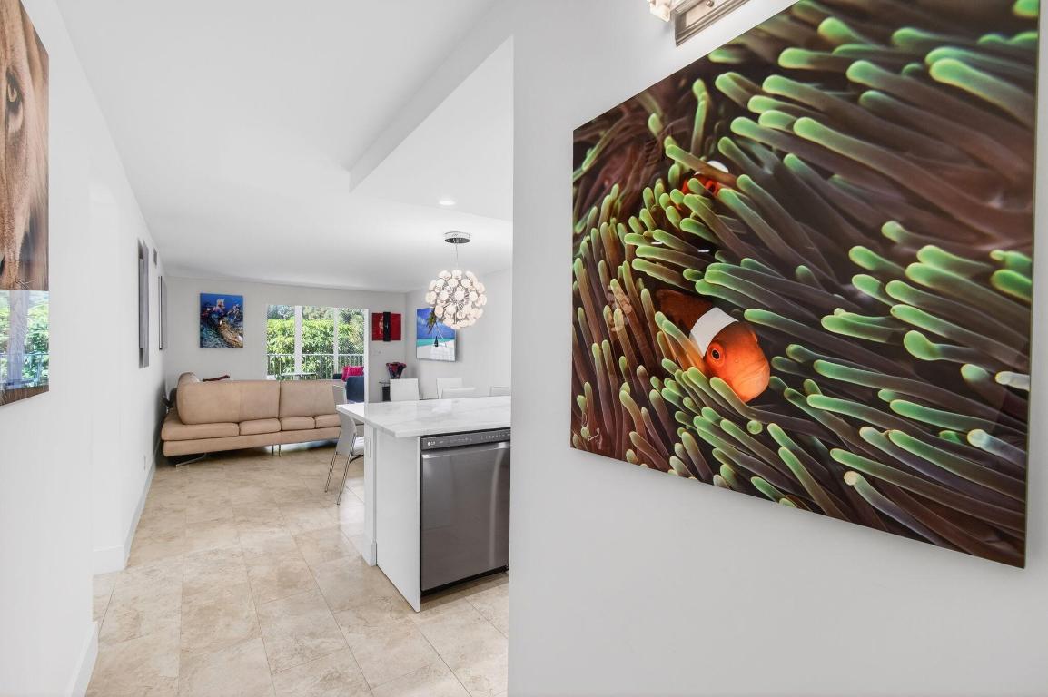 VILLAGE ROYALE GREENTREE CONDO - Residential