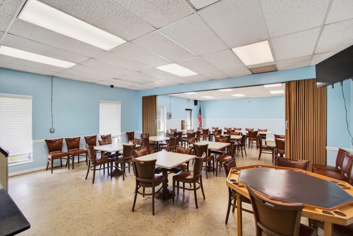 VILLAGE ROYALE GREENTREE CONDO - Residential