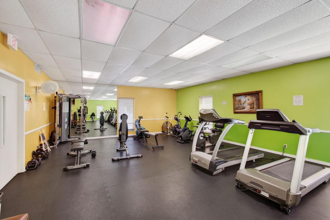 VILLAGE ROYALE GREENTREE CONDO - Residential