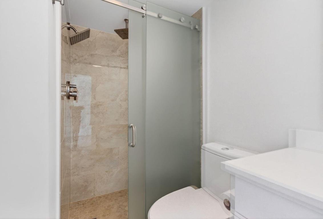 VILLAGE ROYALE GREENTREE CONDO - Residential