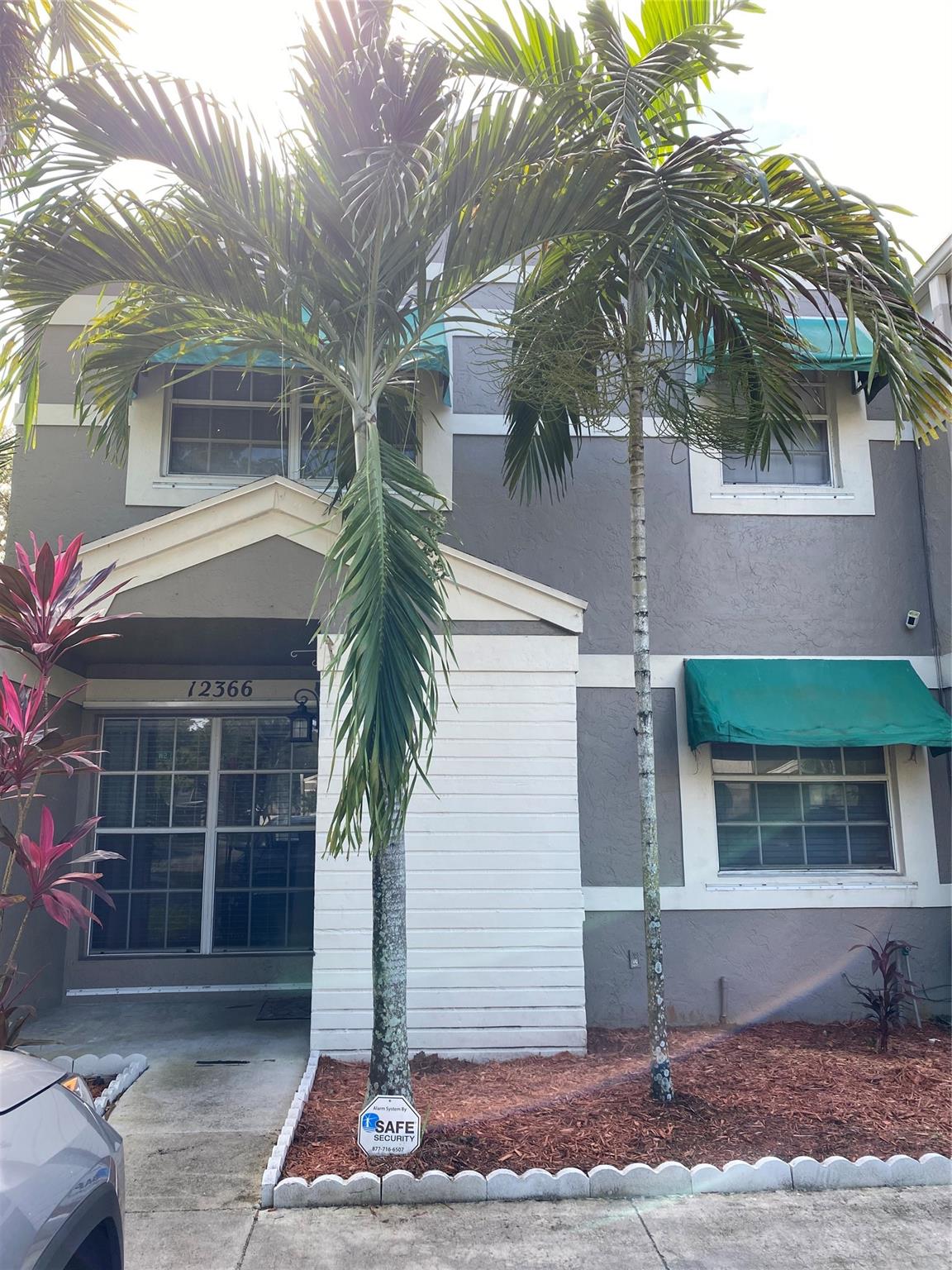Flamingo Gardens Ph Four - Residential Lease