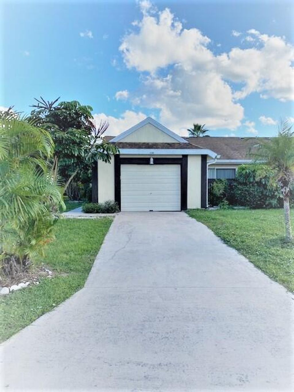 Photo of 1434 SE Larkwood Circle, Port Saint Lucie, FL 34952 (MLS # R10746486)
