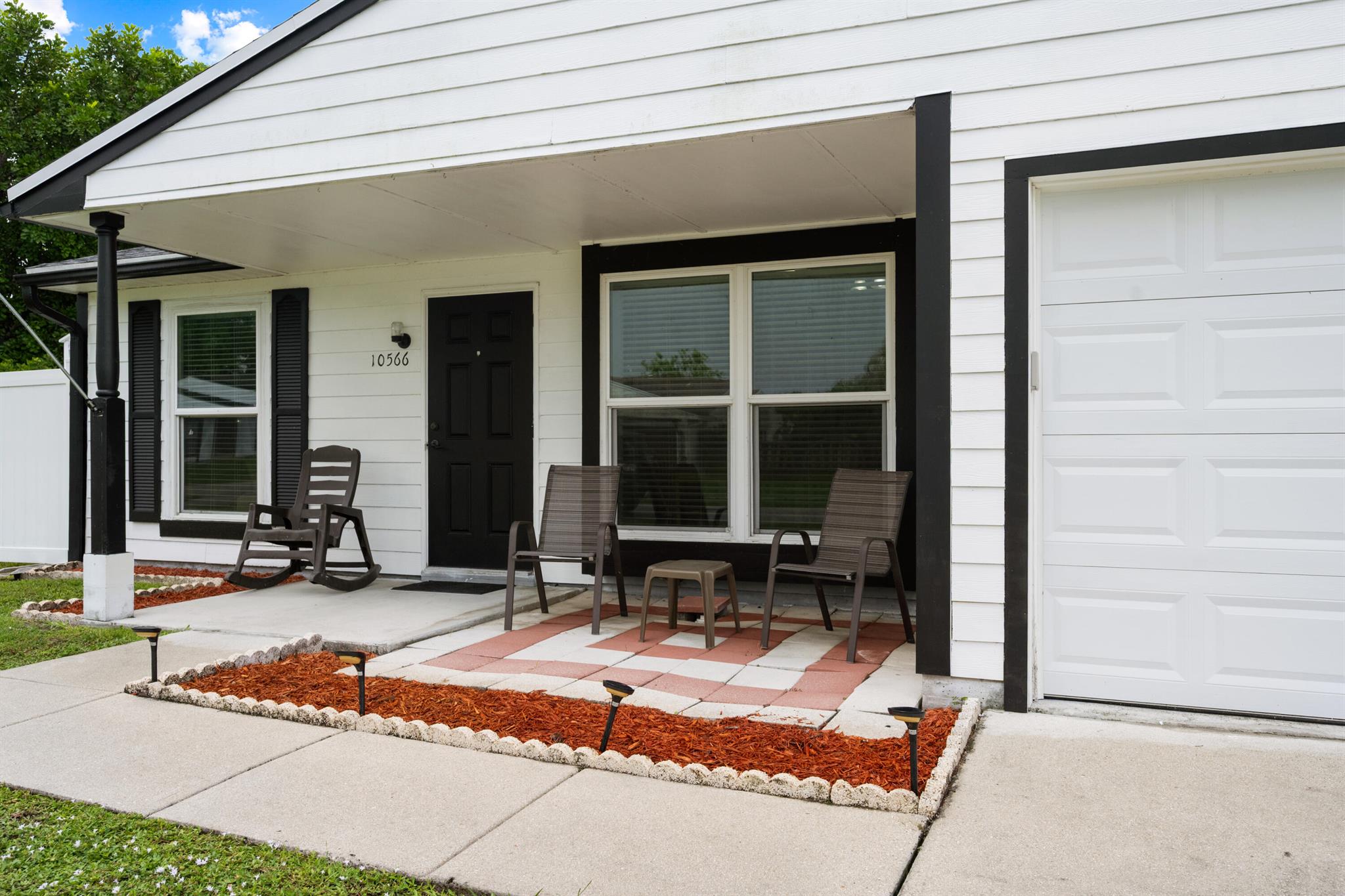 10566 Aquarius Lane, Royal Palm Beach, FL, 33411/$460,000 3 10566 Aquarius Lane
