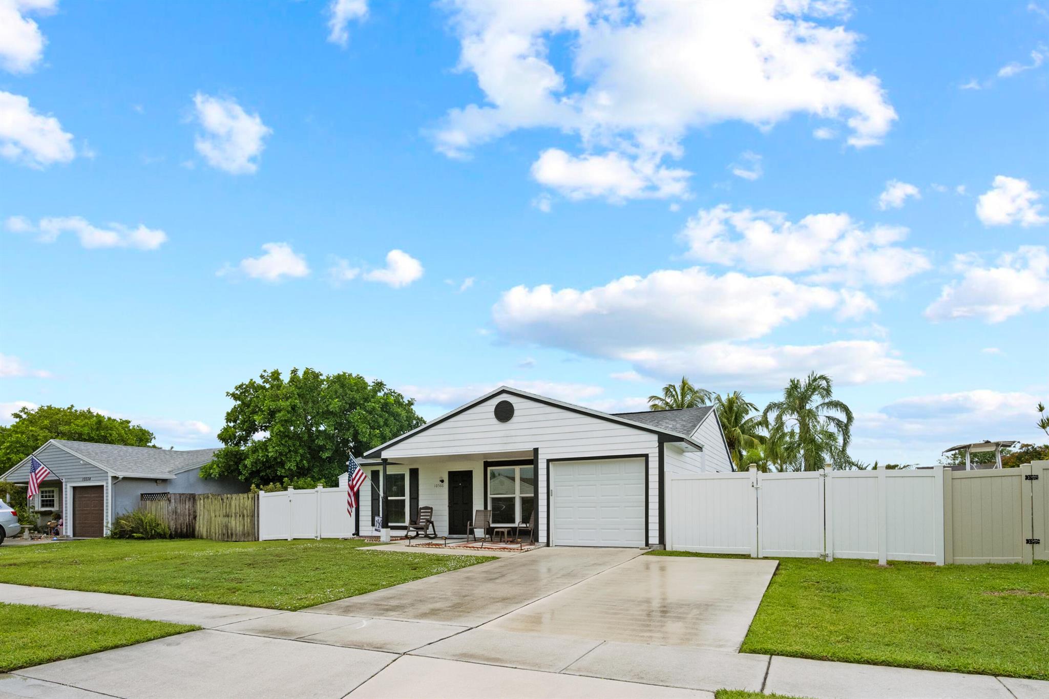 10566 Aquarius Lane, Royal Palm Beach, FL, 33411/$460,000 2 10566 Aquarius Lane