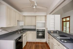 PINEAPPLE BLUFF - Residential