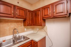 PINEAPPLE BLUFF - Residential